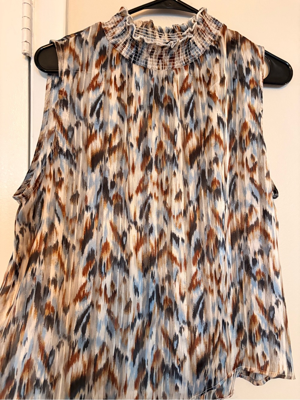 Sleeveless Ruffled Neck Print Blouse - Blue & Brown
